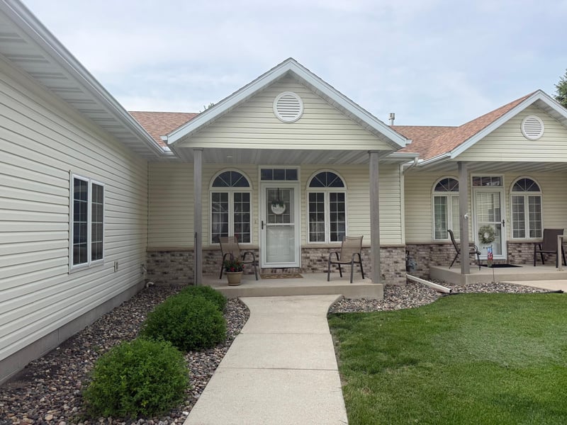 2084 Richway Ln SE, Owatonna, MN 55060