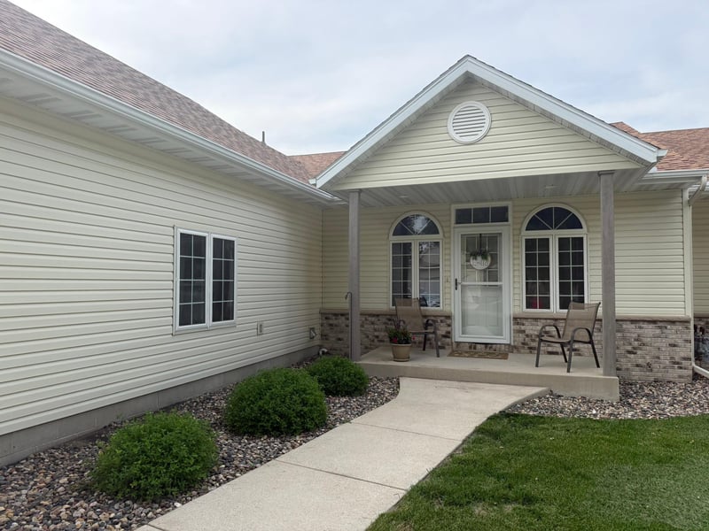 2084 Richway Ln SE, Owatonna, MN 55060