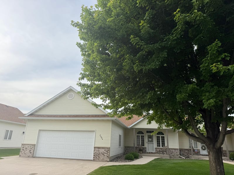 2084 Richway Ln SE, Owatonna, MN 55060