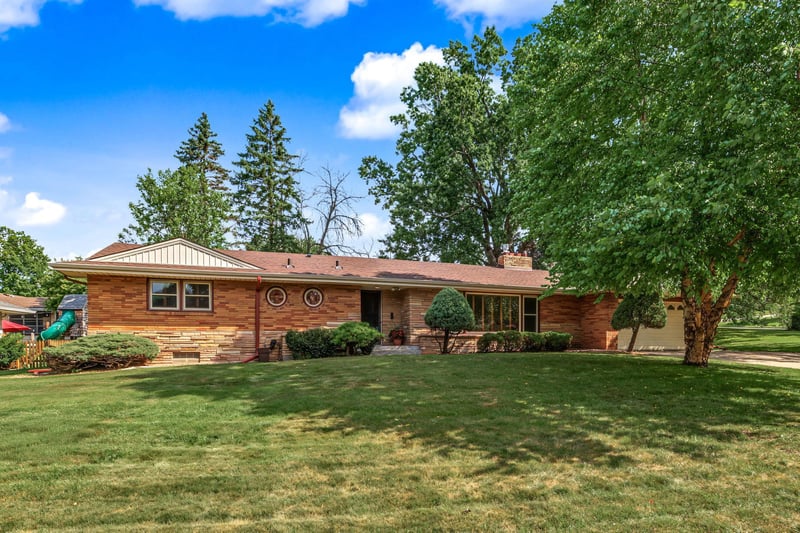 2918 Armour Ter, Saint Anthony, MN 55418