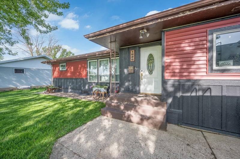 1020 S State St, Fairmont, MN 56031