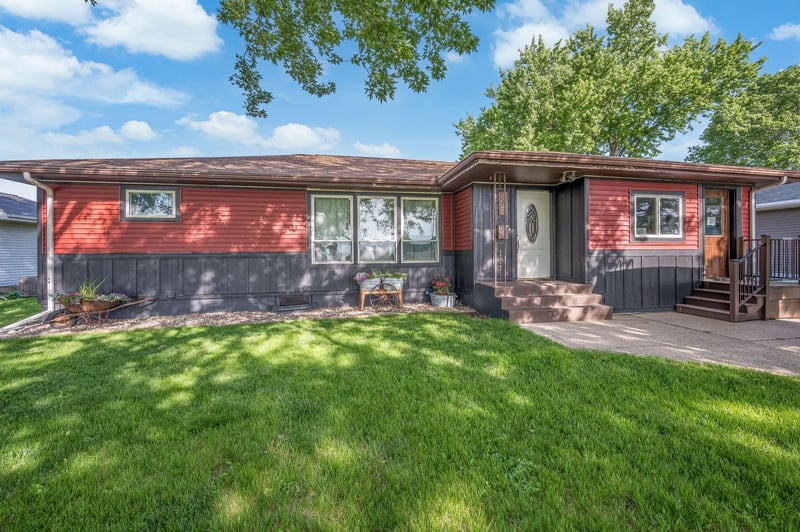 1020 S State St, Fairmont, MN 56031