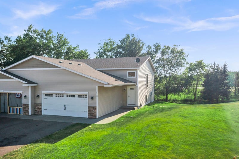 415 15th Ave S, Princeton, MN 55371