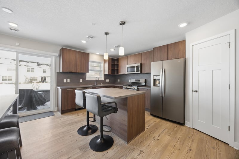 7225 Dora Dr, Lino Lakes, MN 55038
