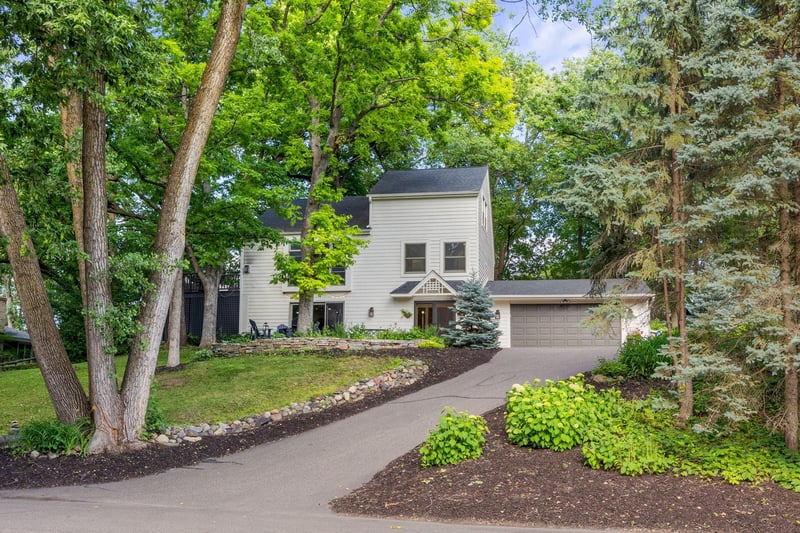 5370 Shady Hills Cir, Excelsior, MN 55331