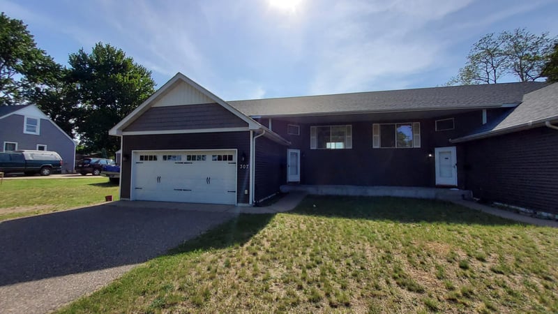 307 13th Ave N, Princeton, MN 55371
