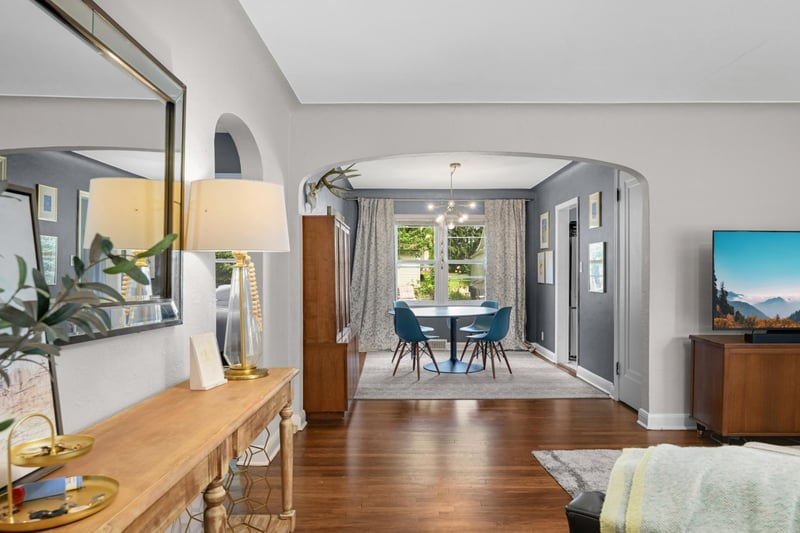 871 Sherwood Ave, Saint Paul, MN 55106
