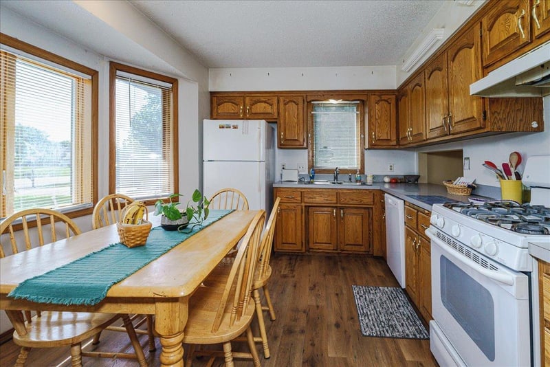 13638 Hidden Creek Dr, Andover, MN 55304