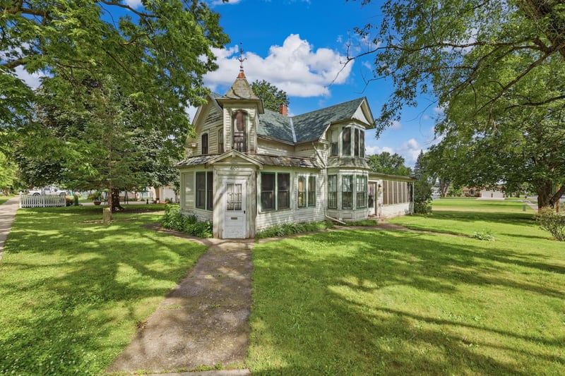 400 W Main St, Belle Plaine, MN 56011