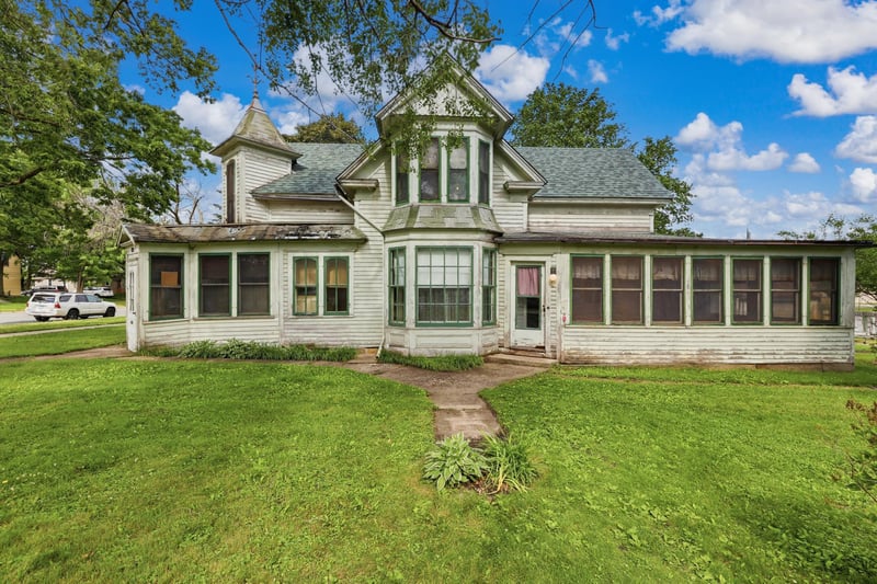 400 W Main St, Belle Plaine, MN 56011