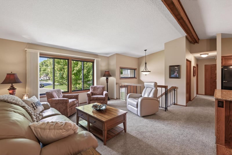 4500 Ranchview Ln N, Plymouth, MN 55446