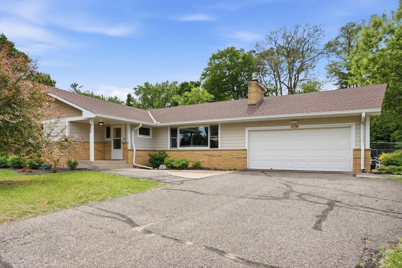 2115 Toledo Ave N, Golden Valley, MN 55422