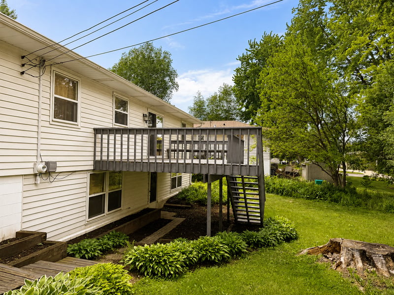 1420 Highland Pl, Faribault, MN 55021