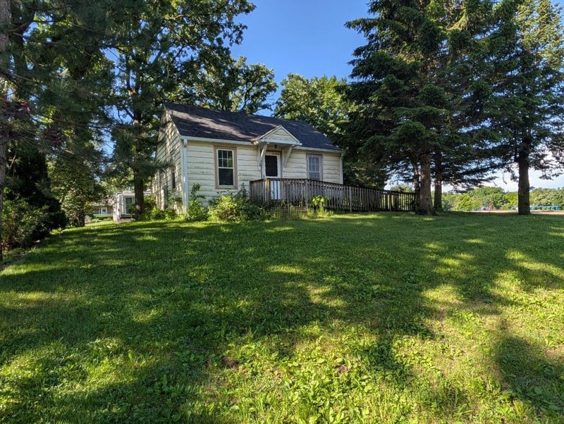 714 6th Ave NE, Waseca, MN 56093