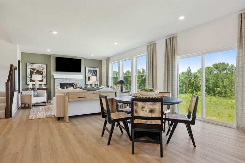 18663 Hythe Ln, Lakeville, MN 55044