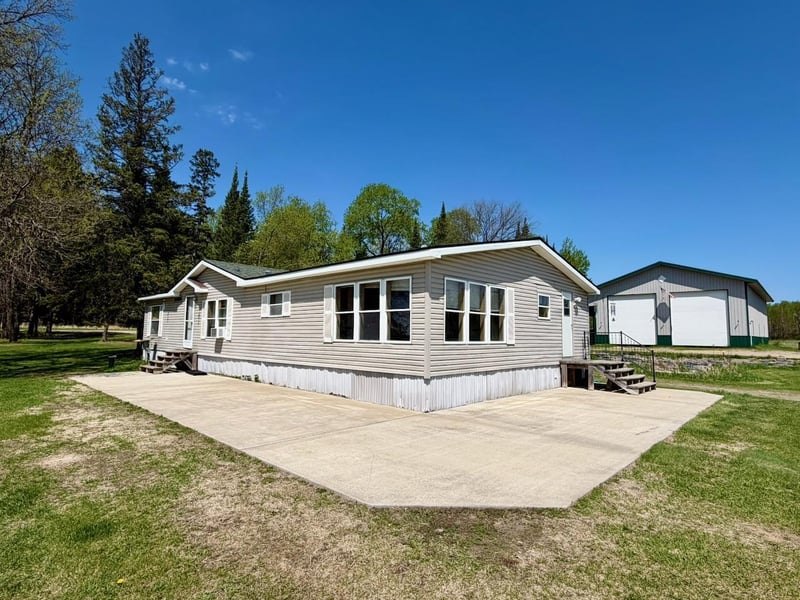 8912 Carpenter Rd, Angora, MN 55703