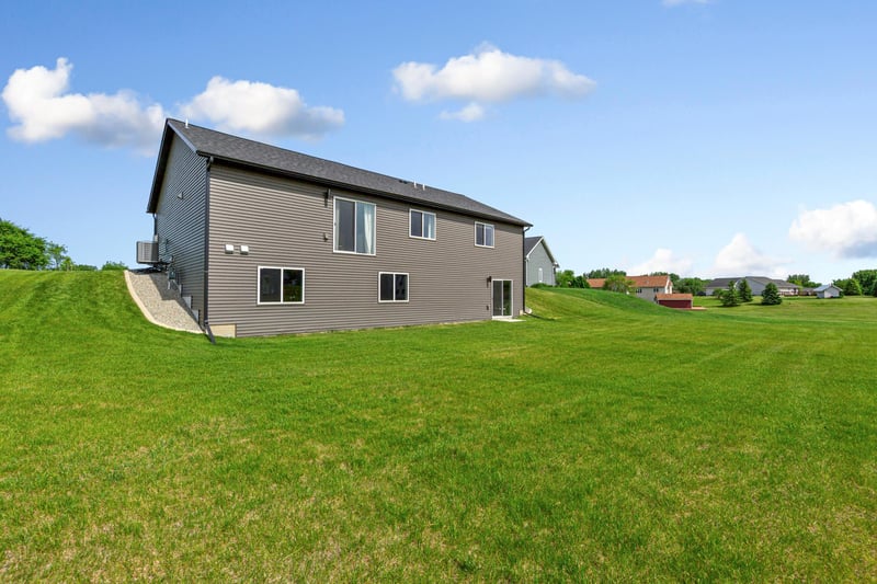 3 Lynae Cir, Elysian, MN 56028