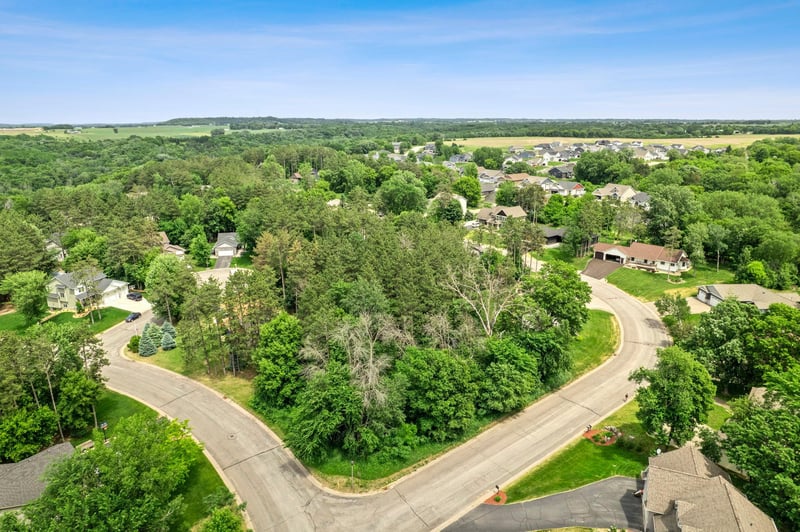 595 Hillside Dr, Prescott, WI 54021
