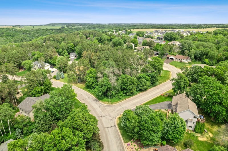 595 Hillside Dr, Prescott, WI 54021