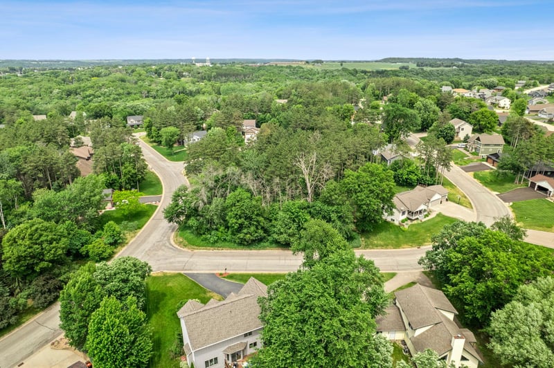 595 Hillside Dr, Prescott, WI 54021