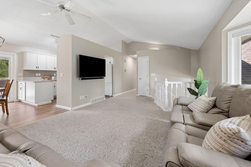 20694 Jaguar Ter, Lakeville, MN 55044