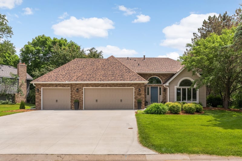 5550 Chatsworth St N, Shoreview, MN 55126
