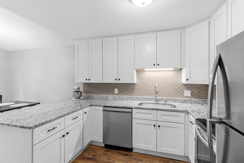 919 Greenhaven Dr, Vadnais Heights, MN 55127