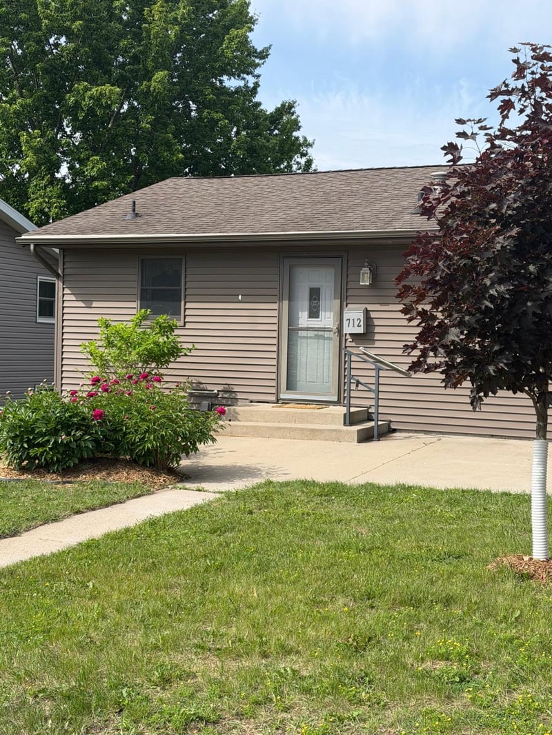 712 S Washington St, New Ulm, MN 56073
