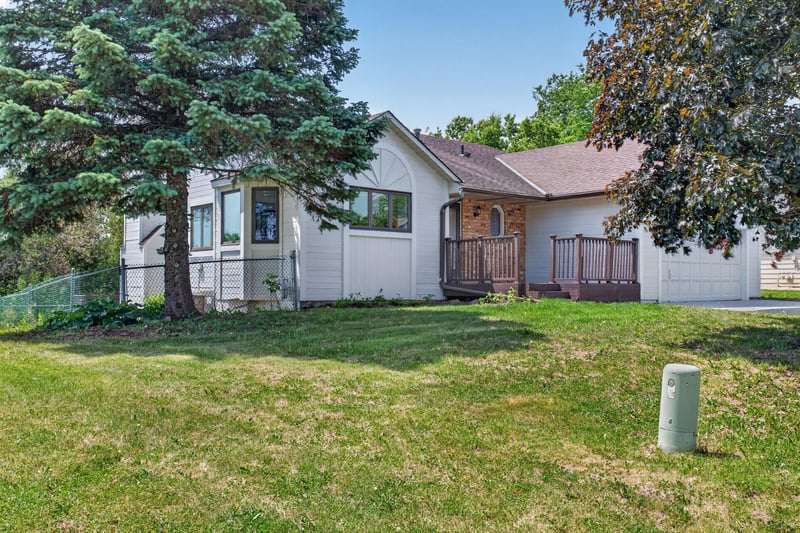 1278 Windcrest Ave, Eagan, MN 55123