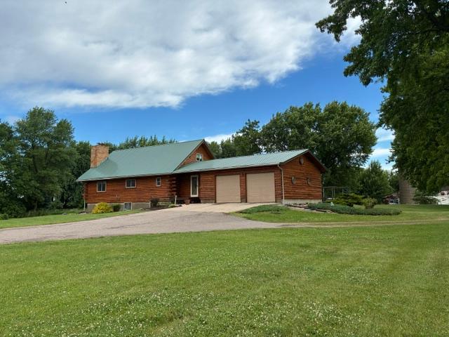 2928 41st St, Dundee, MN 56131