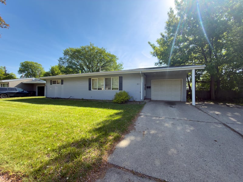 1812 4th St S, Moorhead, MN 56560