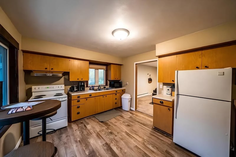 1110 W Lake Dr, Detroit Lakes, MN 56501