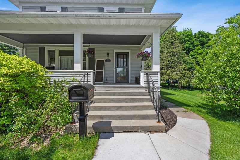 510 Red Wing Ave, Kenyon, MN 55946