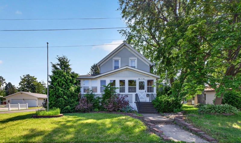 807 Washington Ave, Wabasha, MN 55981