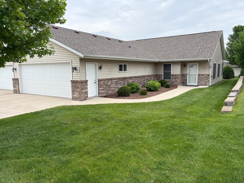 307 Aspenwood Dr, Redwood Falls, MN 56283