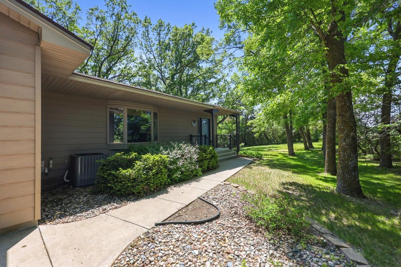 22225 Big Lake Ct, Richmond, MN 56368
