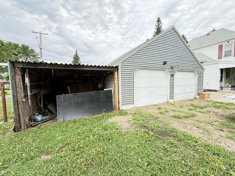324 E Maple St, Sacred Heart, MN 56285
