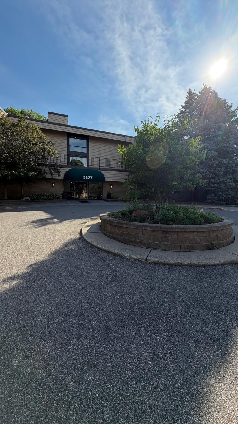 5627 Green Circle Dr #219, Hopkins, MN 55343