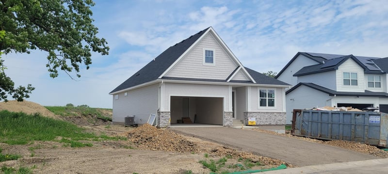 2048 Tamarack Rd, Carver, MN 55315