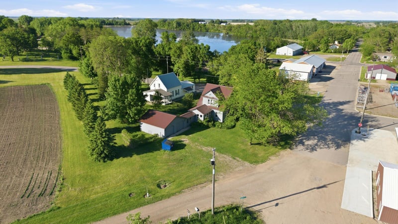 201 5th St N, Grove City, MN 56243