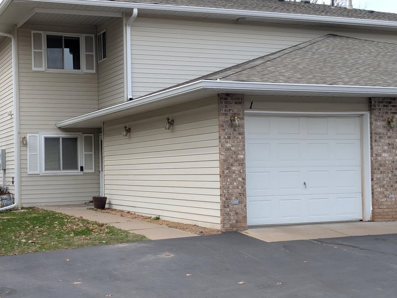 120 Ruth St N #1, Saint Paul, MN 55119