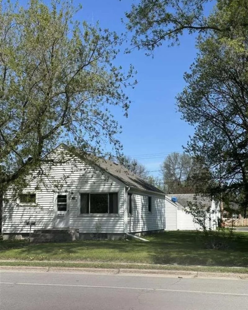 1104 11th St, International Falls, MN 56649