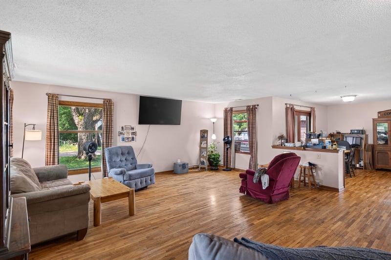 5800 85th St NW, Maple Lake, MN 55358