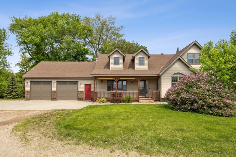 20482 28th Ave N, Hawley, MN 56549