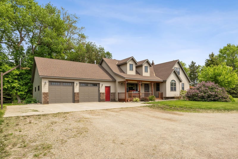 20482 28th Ave N, Hawley, MN 56549
