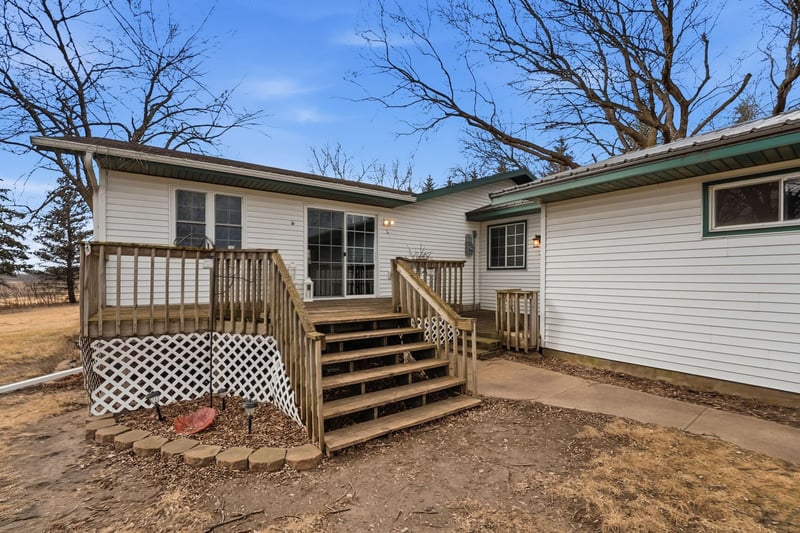 15682 150th St, Osakis, MN 56360