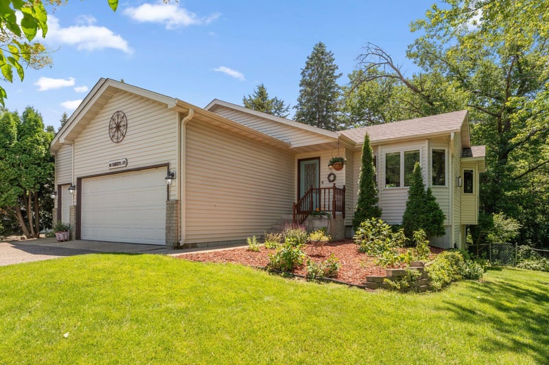404 Minnesota Ave, Roseville, MN 55113