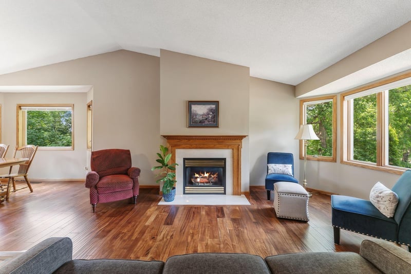 404 Minnesota Ave, Roseville, MN 55113