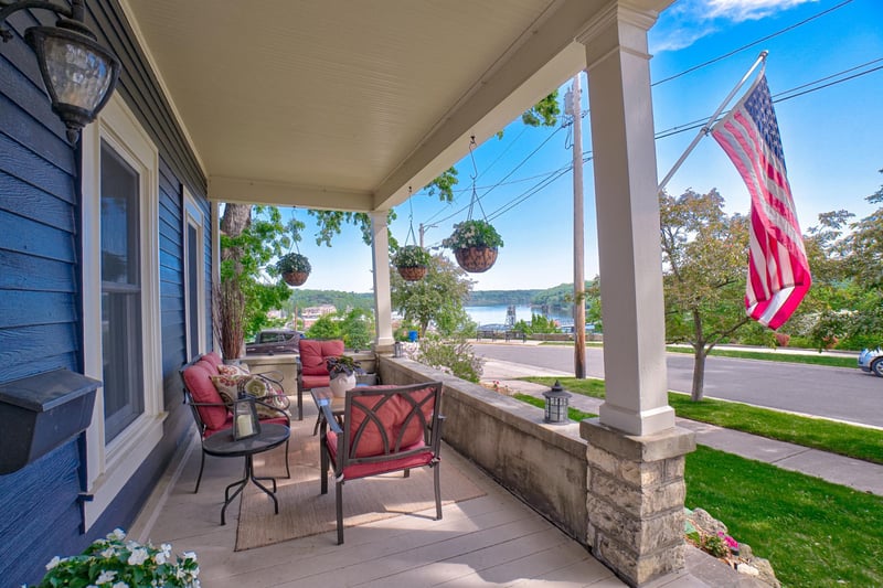 430 Broadway St S, Stillwater, MN 55082
