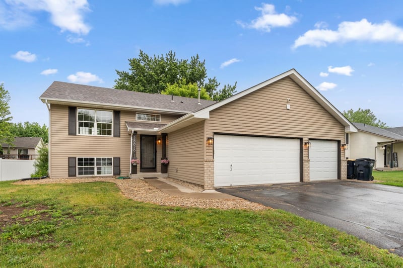 18826 Embers Ave, Farmington, MN 55024